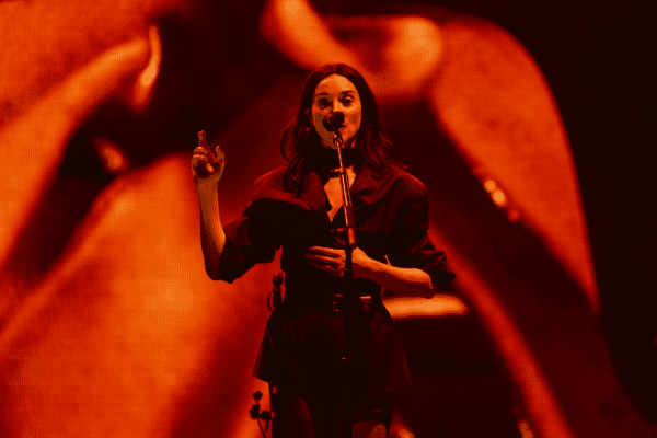 St. Vincent Shares “Pulga,” Spanish Language Version of “Flea”